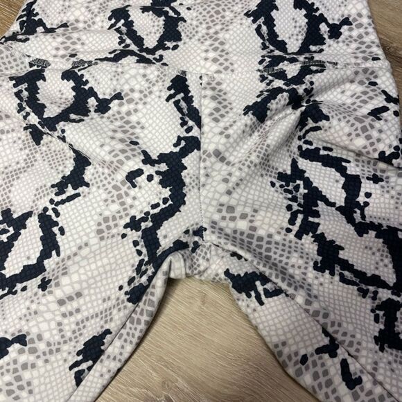 Balance Collection Contender Luxe Long Legging Black Summer Snake Print - Picture 8 of 12